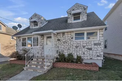 18 John St, Carteret, NJ 07008 - Photo 2