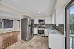 8 Village Park Ct, Scotch Plains Township, NJ 07076 - Photo 8