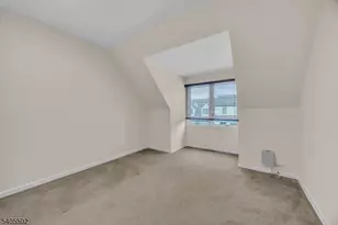 8 Village Park Ct, Scotch Plains Township, NJ 07076 - Photo 10