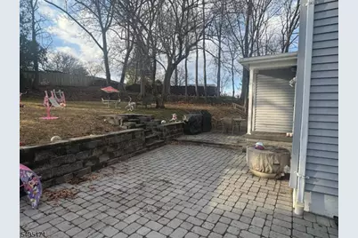 835 Dixie Ln, Plainfield, NJ 07062 - Photo 4