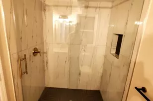 208 Holly Dr, Roselle, NJ 07203 - Photo 32