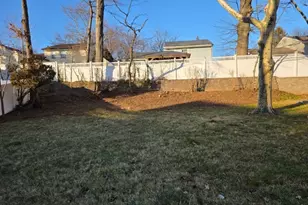 208 Holly Dr, Roselle, NJ 07203 - Photo 48