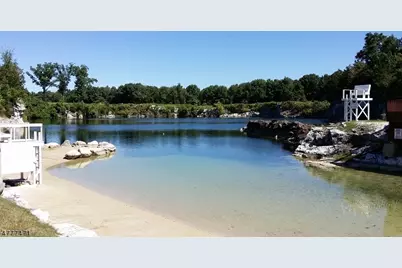 100 Heritage Ln, Hamburg, NJ 07419 - Photo 1