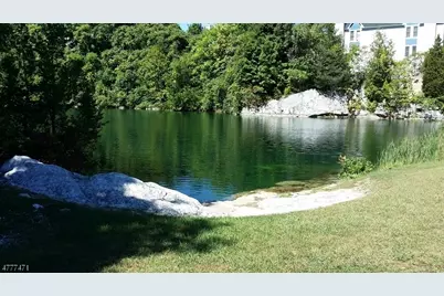 100 Heritage Ln, Hamburg, NJ 07419 - Photo 2