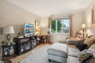 32 Augusta Dr, Wayne, NJ 07470 - Photo 14