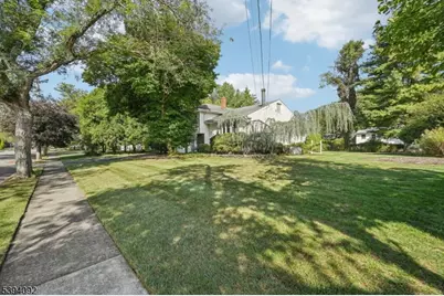 32 Augusta Dr, Wayne, NJ 07470 - Photo 2