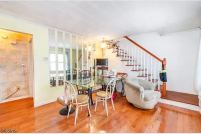 257 Floral Ln, Saddle Brook Township, NJ 07663 - Photo 4