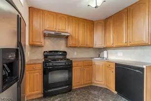 820 Elizabeth St, Ridgefield, NJ 07657 - Photo 6