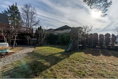 820 Elizabeth St, Ridgefield, NJ 07657 - Photo 22