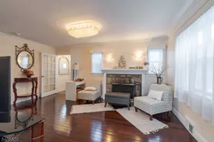 820 Elizabeth St, Ridgefield, NJ 07657 - Photo 4