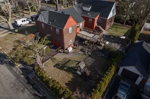 820 Elizabeth St, Ridgefield, NJ 07657 - Photo 2