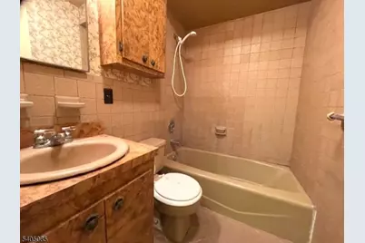 31 Barnsdale Rd, Clifton, NJ 07013 - Photo 6