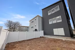 512 S 15th St, Newark, NJ 07103 - Photo 34