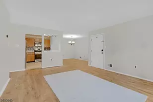 51 Crabapple Ln, Franklin Township, NJ 08823 - Photo 6