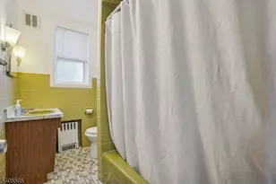 18 E 2nd St, Clifton, NJ 07011 - Photo 32