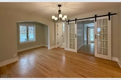 585 Plainfield Ave, Berkeley Heights Township, NJ 07922 - Photo 10