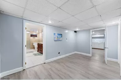 310 Stockton Ave, Roselle, NJ 07203 - Photo 24