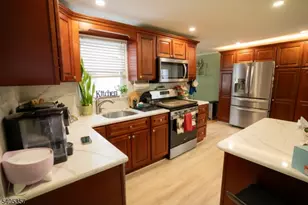 22 Greendale Ave, Pequannock Township, NJ 07444 - Photo 4