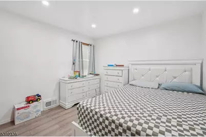 670 Devon St, Kearny, NJ 07032 - Photo 22