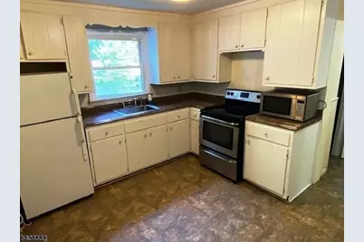 237 Prospect Point Rd, Jefferson Township, NJ 07849 - Photo 2