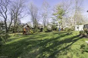 17 Badgley Dr, New Providence, NJ 07974 - Photo 8