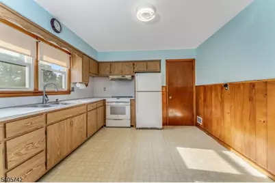 63 Louise Dr, Manville, NJ 08835 - Photo 4