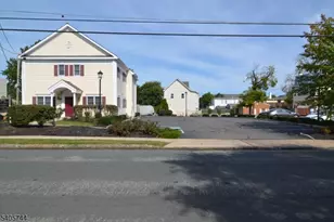 32 Church St, Flemington, NJ 08822 - Photo 2