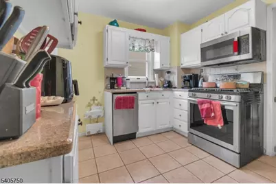 34 Chase Ave, Woodbridge Township, NJ 07001 - Photo 10