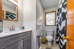 302 New York Ave, Clark Township, NJ 07066 - Photo 6