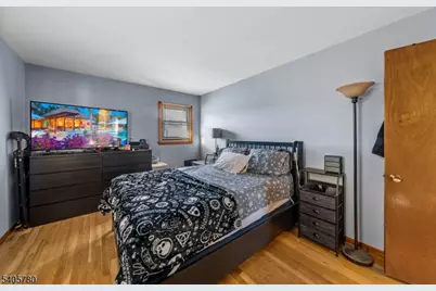 302 New York Ave, Clark Township, NJ 07066 - Photo 4