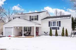 14 Bordeaux Dr, Mount Olive, NJ 07836 - Photo 2