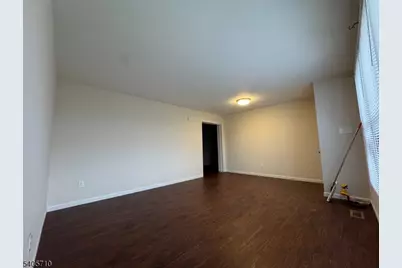 5 Burlington Ct, Hamburg, NJ 07419 - Photo 4