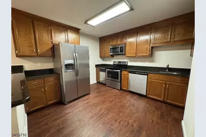 5 Burlington Ct, Hamburg, NJ 07419 - Photo 8