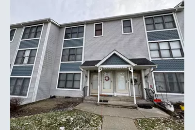 5 Burlington Ct, Hamburg, NJ 07419 - Photo 2