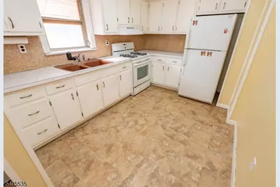 113 E Curtis St, Linden, NJ 07036 - Photo 12