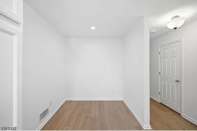 3 Mountain Ridge Rd, Bloomingdale, NJ 07403 - Photo 10