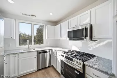 3 Mountain Ridge Rd, Bloomingdale, NJ 07403 - Photo 8