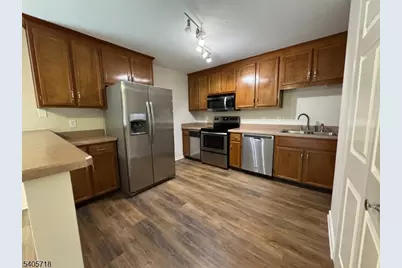 42 Burlington Ct, Hamburg, NJ 07419 - Photo 8