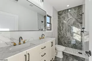 228 Locust St, Roselle, NJ 07203 - Photo 18