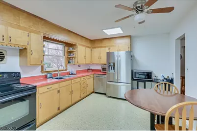 26 Goodwill Pl, Metuchen, NJ 08840 - Photo 14