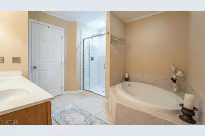 136 Mountainside Dr, Pompton Lakes, NJ 07442 - Photo 22