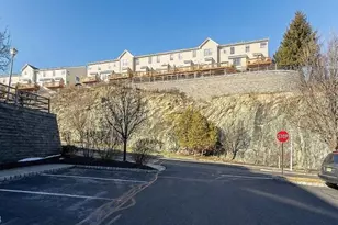 136 Mountainside Dr, Pompton Lakes, NJ 07442 - Photo 4