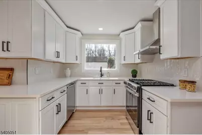 1248 Sunnyfield Ln, Scotch Plains Township, NJ 07076 - Photo 8