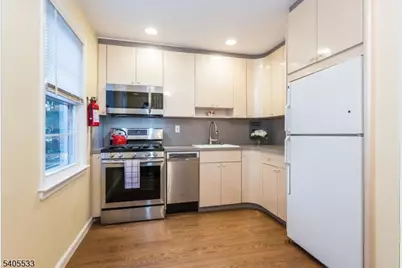 25-18 High St, Fair Lawn, NJ 07410 - Photo 8