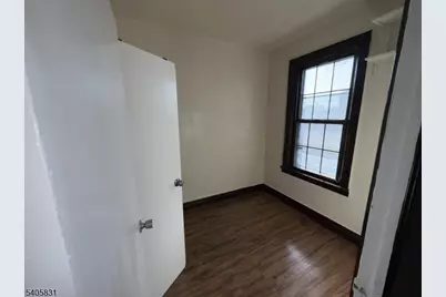 98 Yale Ave, Jersey City, NJ 07304 - Photo 8