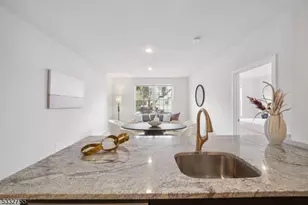 227 N Walnut St, East Orange, NJ 07017 - Photo 6