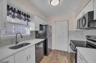 82 Almond Dr, Franklin Township, NJ 08873 - Photo 14