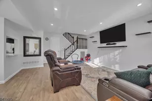 82 Almond Dr, Franklin Township, NJ 08873 - Photo 6