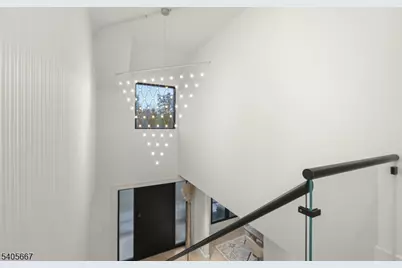 2 E Hartshorn Dr, Millburn, NJ 07078 - Photo 22