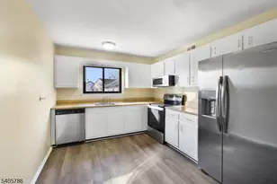 16298 Dell Pl, Stanhope, NJ 07874 - Photo 8